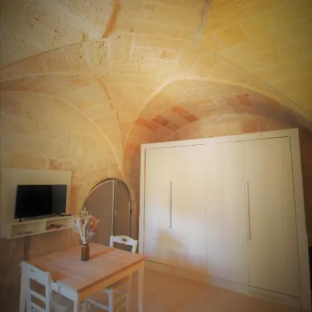La Casetta 11 *